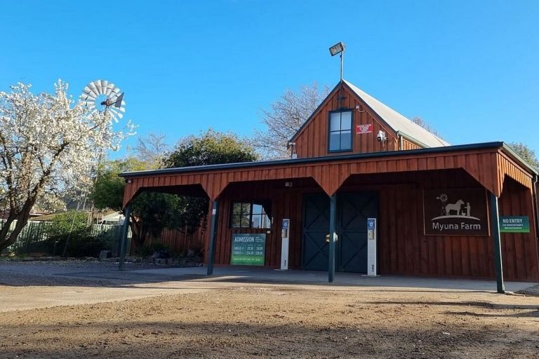 dandenong-myuna-farm-front-entrance-m