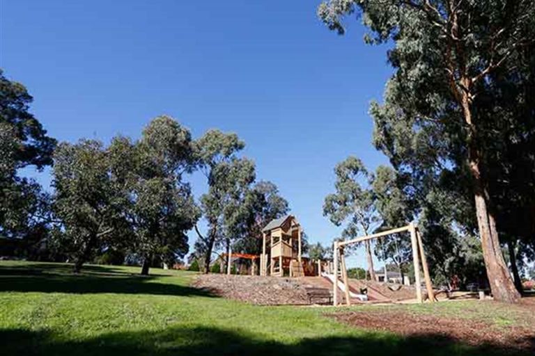 mount-waverley-damper-creek-reserve-park-playground-3016468170-m