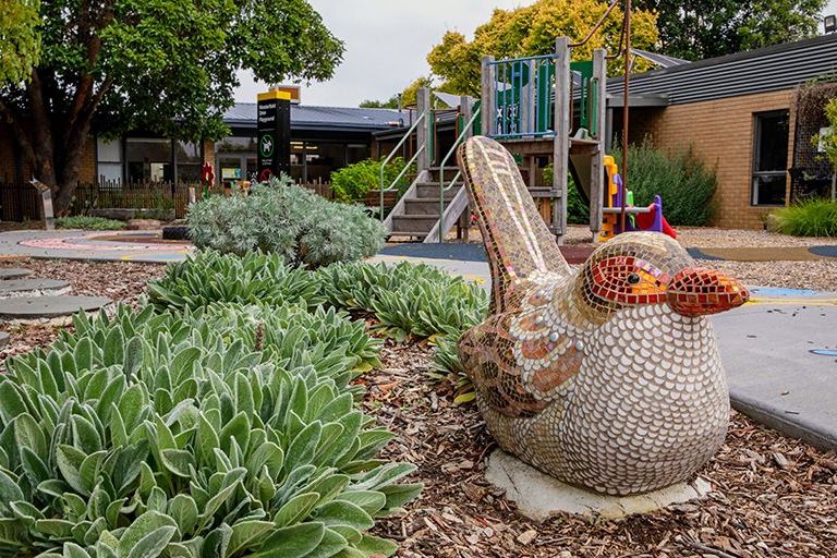 notting-hill-westerfield-drive-reserve-sensory-playspace-bird-sculpture