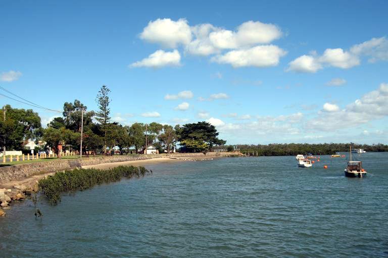 tooradin-boats-on-water