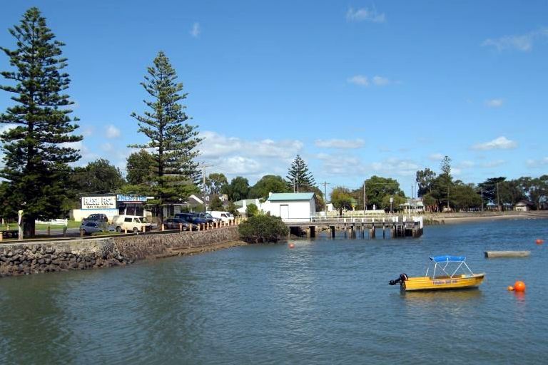 tooradin-jetty-boats