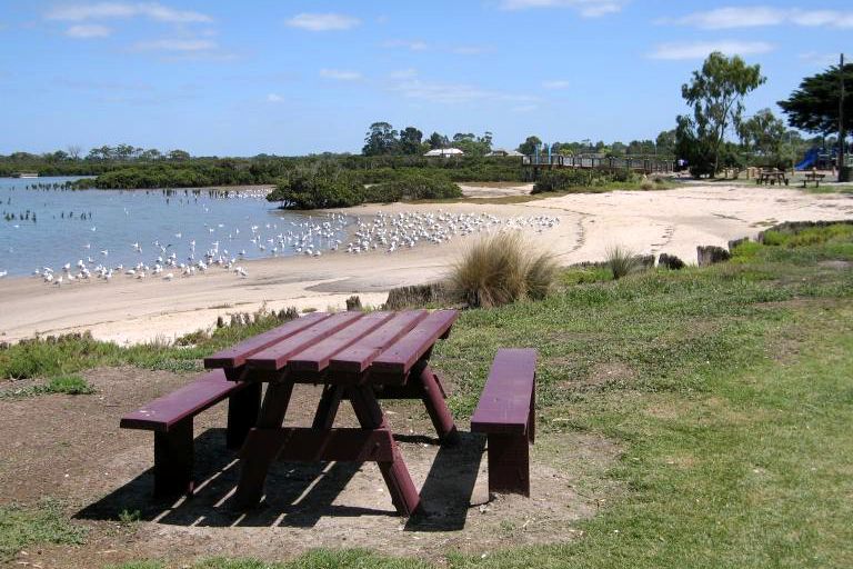 tooradin-picnic-table